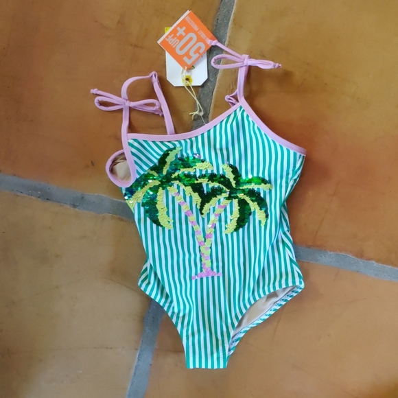 Girls size 4 gift bag - Picture 2 of 5